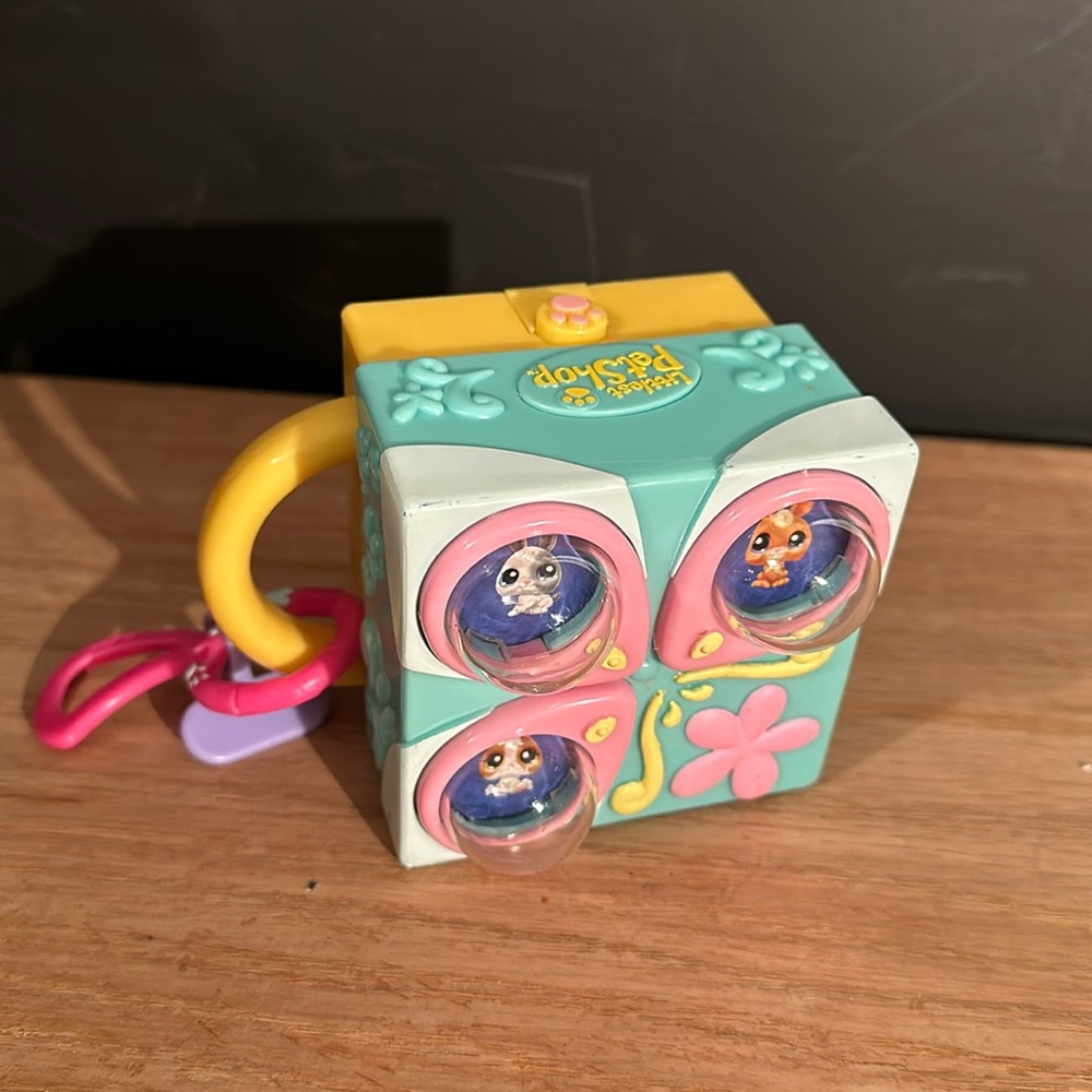 Mint littlest pet shop tiniest tiniest, pop-up bunny playset ￼